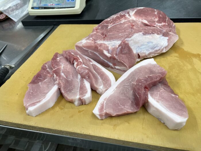 モモ肉を焼肉や生姜焼きにする時その①⁉️